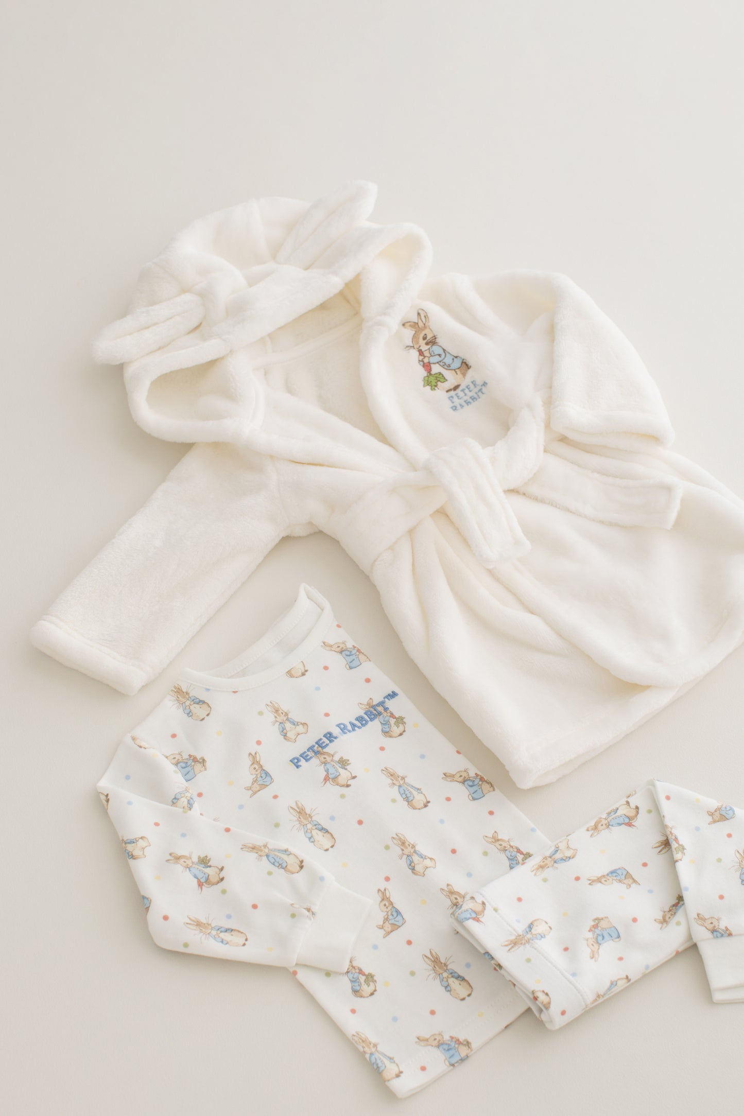 Peter Rabbit Pyjamas & Dressing Gown 2 Piece Set