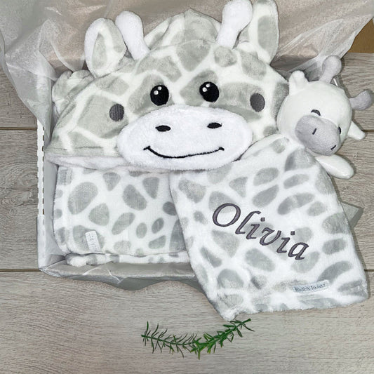 Personalised Giraffe Bundle | Dressing Gown | Blanket | Comforter Gift Set